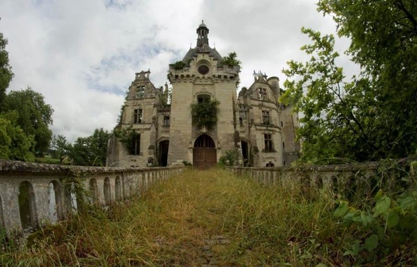 Замки Франции: Chateau de la Mothe-Chandeniers