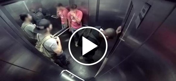 Порно Жена Застряла В Лифте