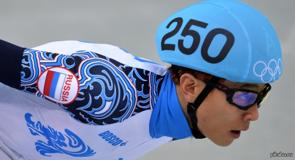 Виктор Ан только что взял золото на шорт-треке