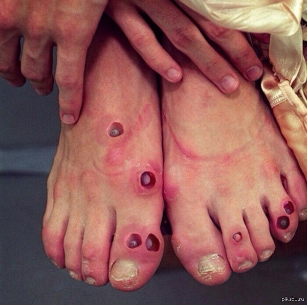 kurit-mnet-sperma-na-bolonevih-veshah-porno-video