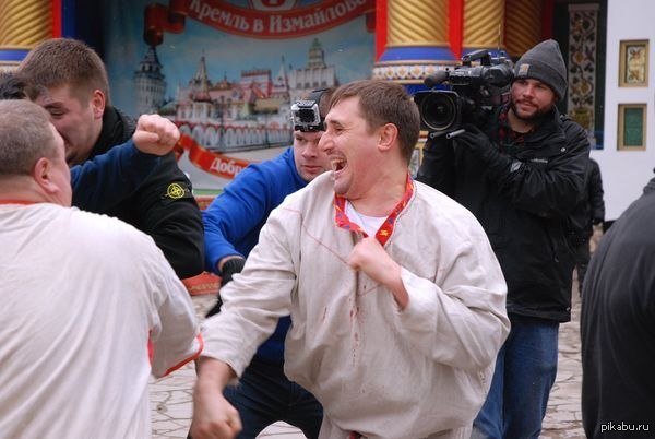 Давеча снимали бои стенка на стенку для одного омериканского телеканала, вот такую фотку увидел)))