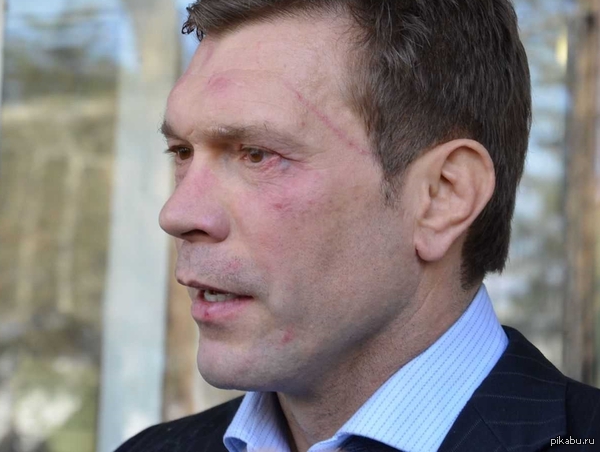 Царева избили и забросали яйцами ))