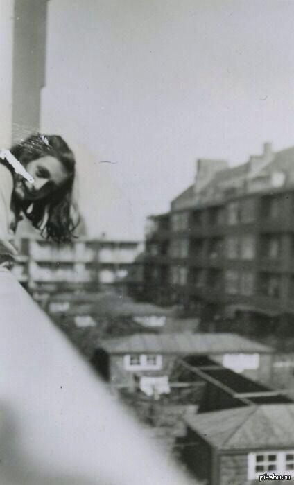 Очень редкая фотография Анны Франк. Merwedeplein, Амстердам, май 1941