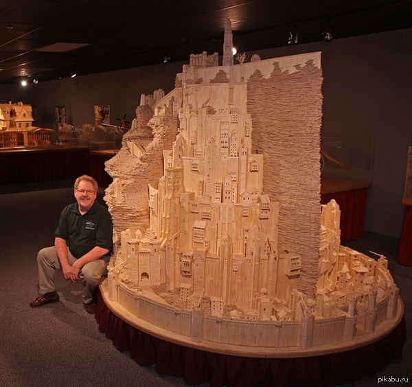 Minas Tirith  .  2010           ,   420    .