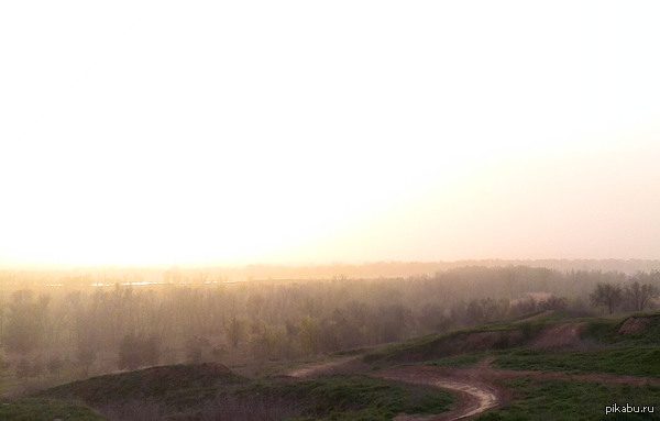 Ездил вчера вечером на мототрассу, и застал такой пейзаж.   г. Волжский