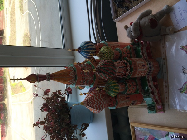 Детишки сделали поделки в гимназии.