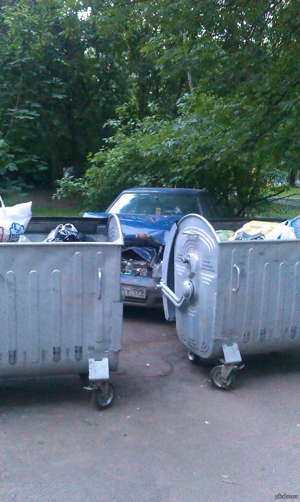 Зачем они машину то выкинули?