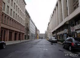 Улицы пустынны. Deserted Street. Фото поиск улицы. Найти улицу по фото. Поиск улицы по фото.