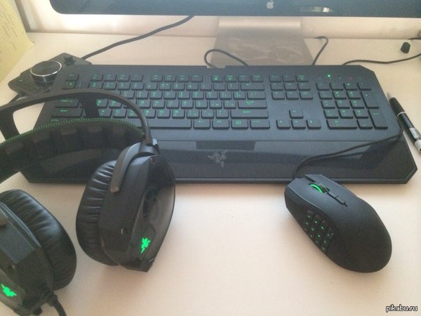     RAZER)   ,    )    **.    )