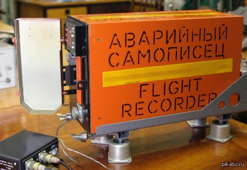 Black box traffic recorder. Бортовой самописец черный ящик. Самописец п-507м. Авиации "черный ящик" - бортовые самописцы. Бортовой самописец самолета.