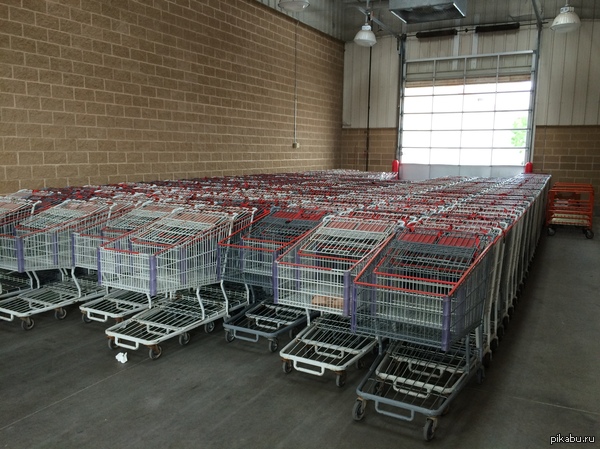 При входе в Costco