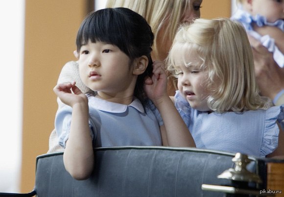 Катарина-Амалия Нидерландская и принцесса Айко (Япония).