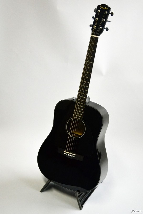 Хотела порадовать любимого Fender Dreadnought black. Не обрадовался :(
