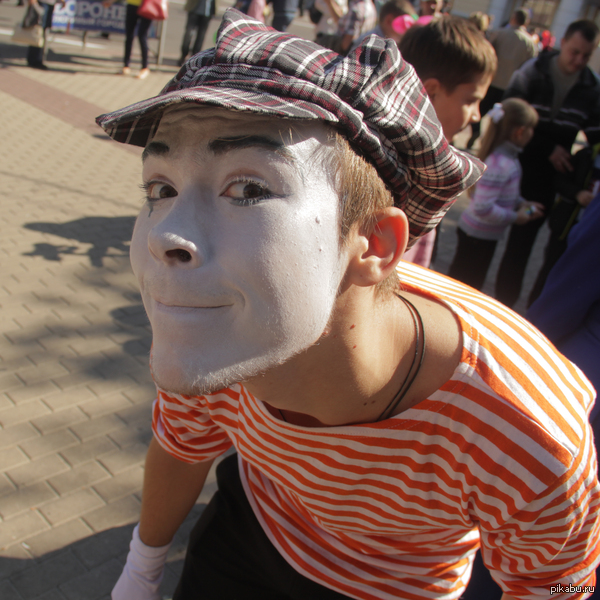 Ну давай расскажи мне про свою работу!))