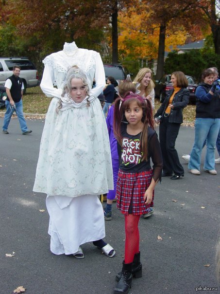 Homemade sister. Страшный костюм для девочки. Костюм на Хэллоуин. Необычные костюмы на Хэллоуин.