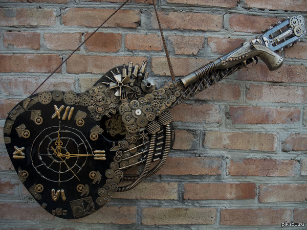 Часы из гитары