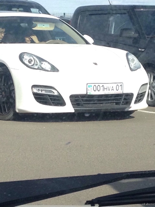 Наверное у девушки хорошая работа