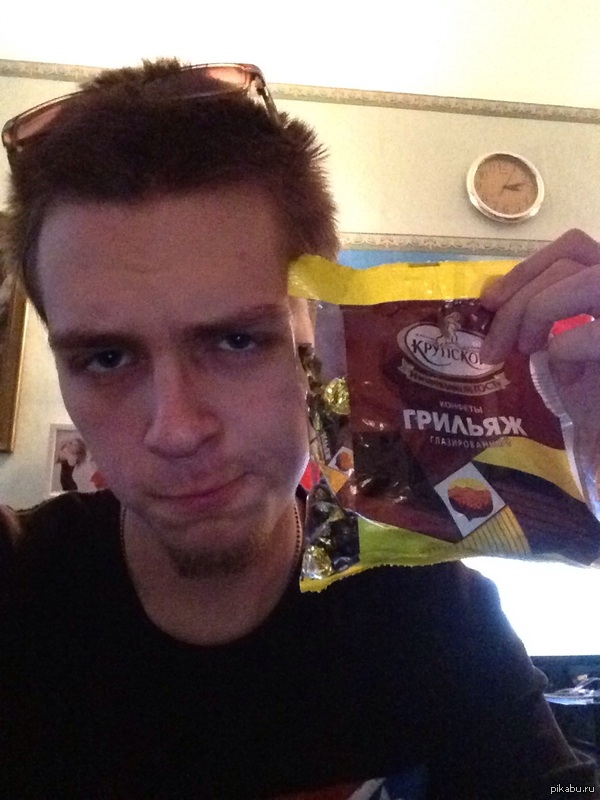 Врач минут 15 удалял раскрошившийся зуб по частям. Приехал домой, а родители завезли конфеток.. Знаете каких?