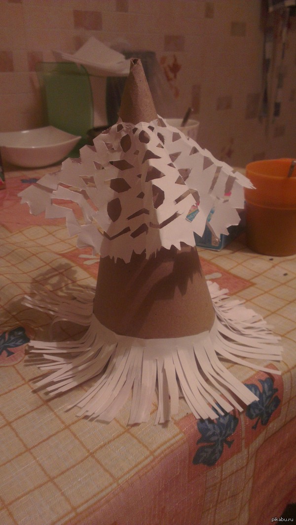 Вот такую елочку я сделала к новому году. Могу запилить длиннопост. Также могу сделать на заказ.