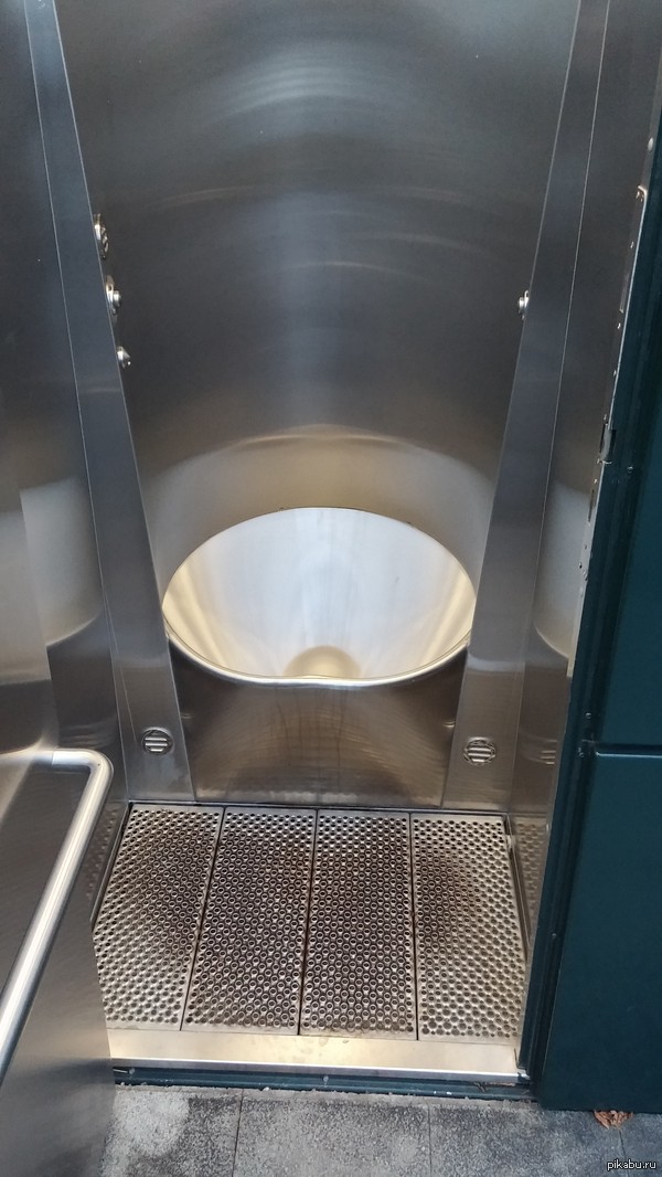 Общественный туалет в Хельсинки