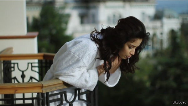 Смотрел клип Мачете - нежность, и на 3:11 минуте смачный плевок испортил всю нежность клипа)