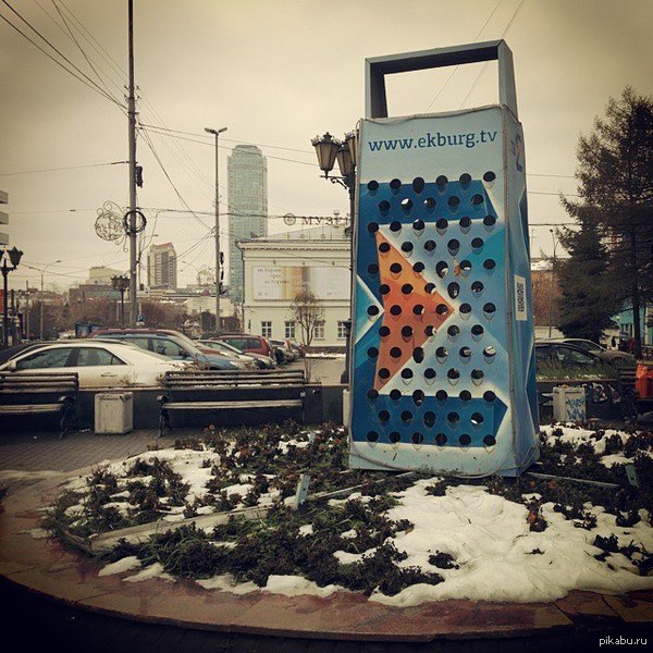В полку странных памятников прибыло!