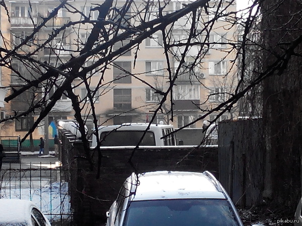 Дорогой Пикабу, что происходит возле моего дома уже 2ю неделю. В новостях абсолютно ничего