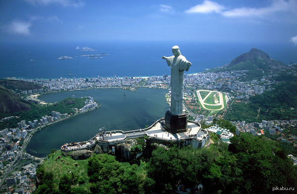 Кто то мечтает жить в США, кто то в Европе или в Австралии, ну а я же в эту страну, в этот город, хочу уехать жить..