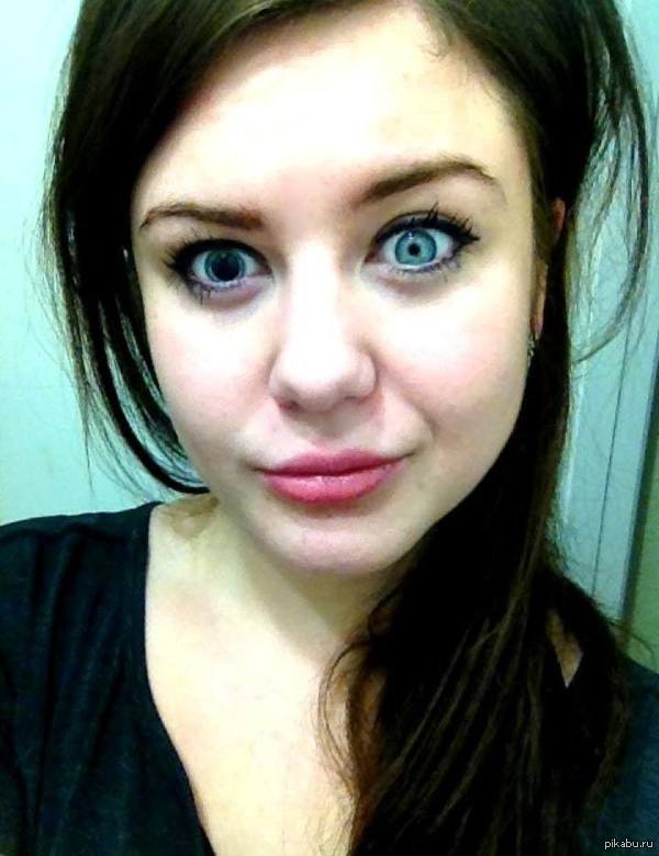 Автор комиксов "Когда я была маленькой"