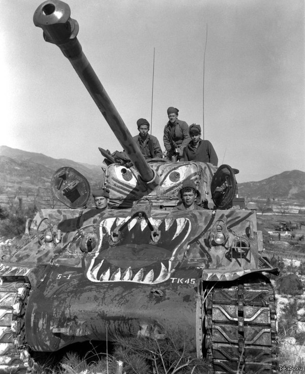   M4 Sherman,          , 1951 . 
