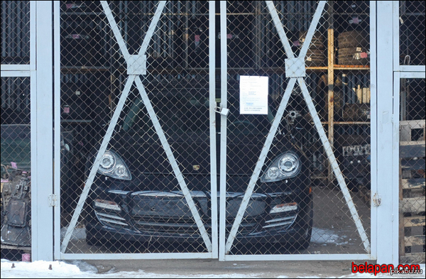  2014             ()      5,85 . .      Porsche Panamera 2012  .      2014    64,5 USD