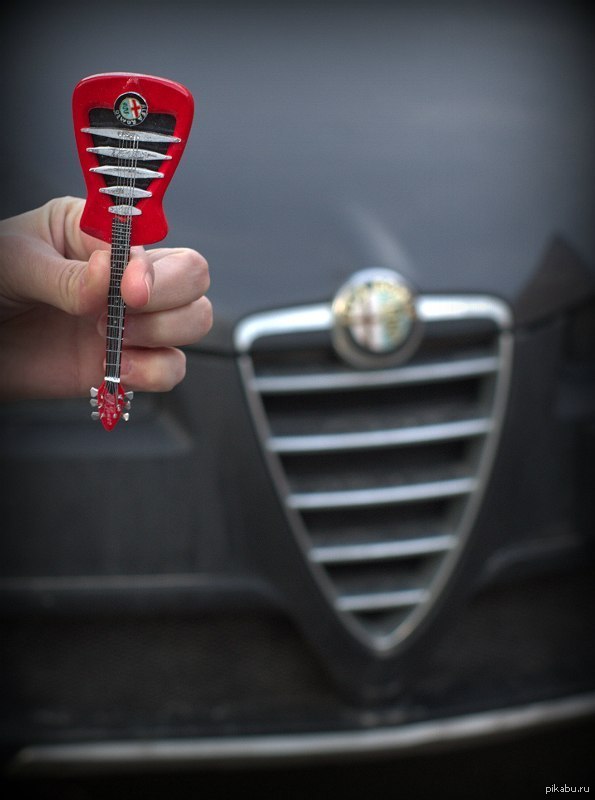 Красивая фотография малютки Alfa Romeo;).