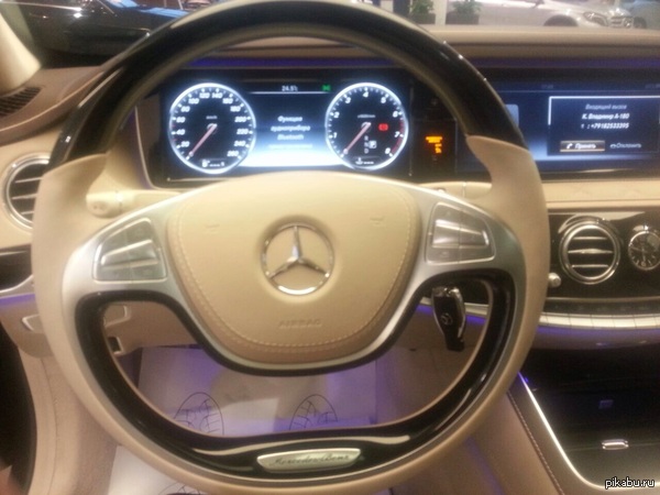 Это руль нового майбаха на базе S класса