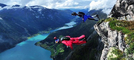 невероятное панорамное видео вингсьют-прыжка от Visit Norway и Making Viewhttp http://www.visitnorway.com/ru/games-and-more/wingsuit-video/