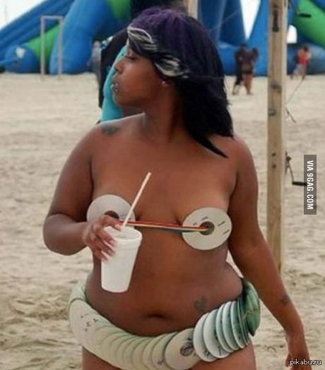 Such a bathing suit. - NSFW, Fashion, Discs, Swimsuit, Beach, 9GAG