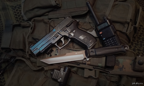  Sig P226, Kenwood TK-F8, Kizlyar Argessor.   ^^