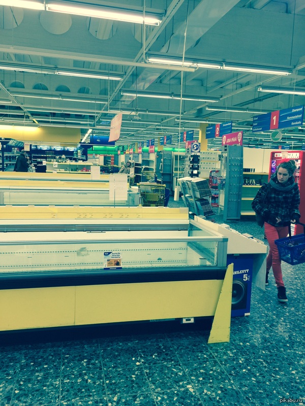 Были в Лаппеенранте. Заехали в местный гипермаркет. Вопрос: По кому кризис ударил?