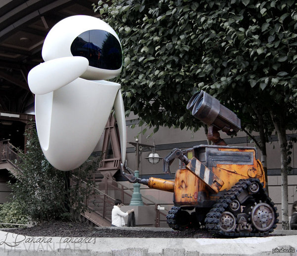 Eve and Wall-e real