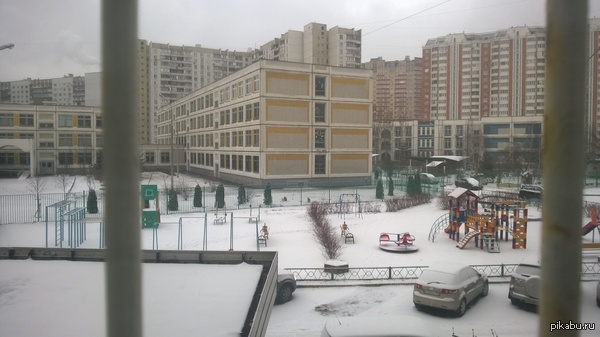 Шел второй месяц весны...