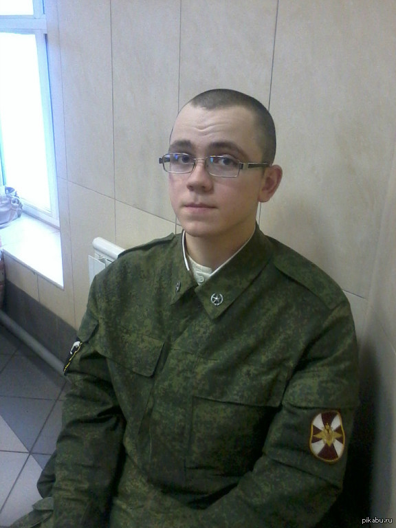 Мое лицо, когда ты позируешь родственникам