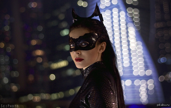 Catwoman         .     ,       ))    1