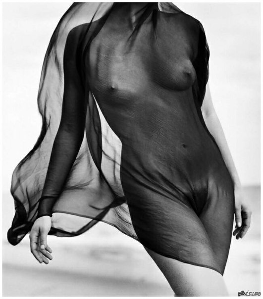 Towards the Wind - NSFW, Hips, Boobs, Nipples, Black and white