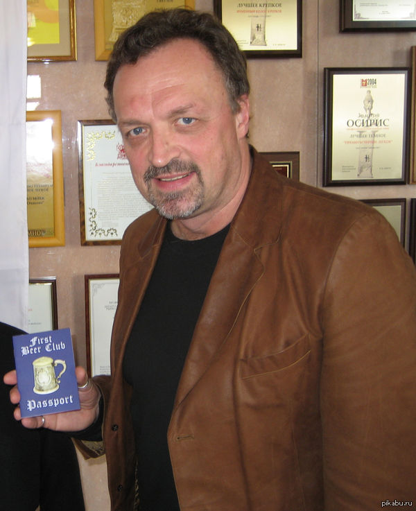 «Первый канал» отстранил Виктора Гусева от комментирования матчей сборной России на чемпионатах мира и Европы.