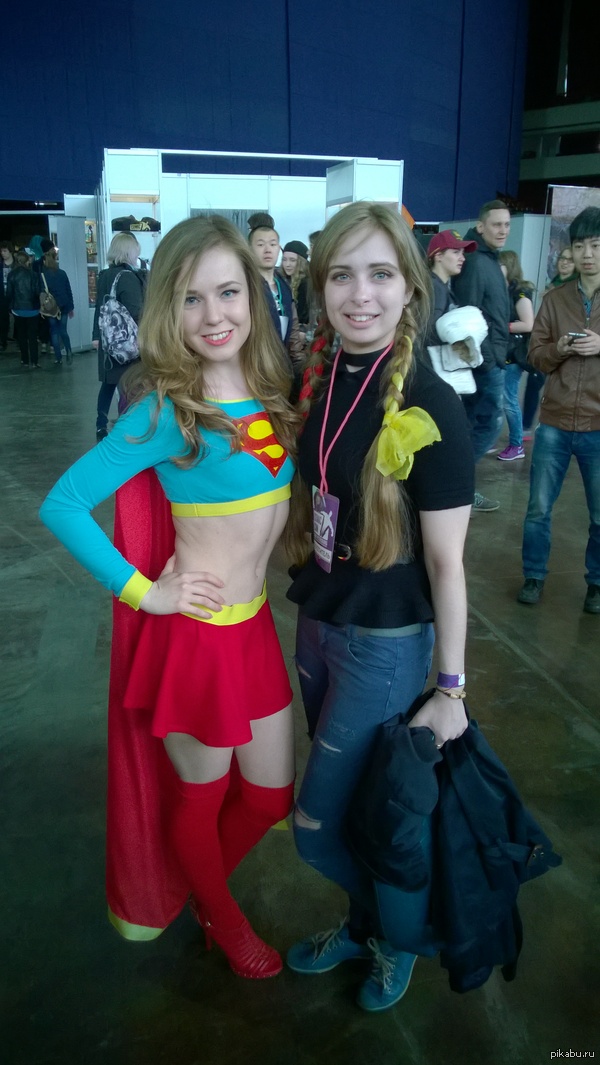  super girl (Comic con  -)