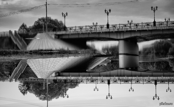 Мой друг фотограф и делает интересные фотографии)