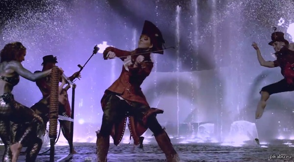 Master of Tides - Lindsey Stirling  "live performans"  .   ..    http://www.youtube.com/watch?v=RrutzRWXkKs