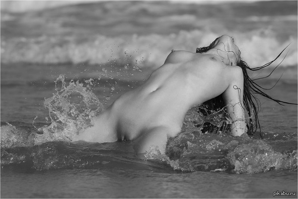 There was a moth, and now there are boobs - NSFW, Boobs, Sea, Black and white photo