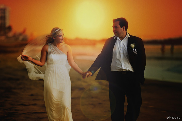 Лига детективов, нужна помощь в поиске авторов работ. Человек выдает чужие фотографии за свои.