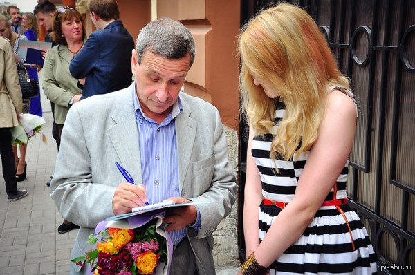 Well, since such a thing ... My girlfriend took an autograph at the graduation last year))) - Boris Smolkin, Photo with a celebrity, Autograph