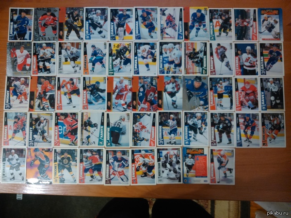 Продам хоккейные карточки.Цена договорная.
